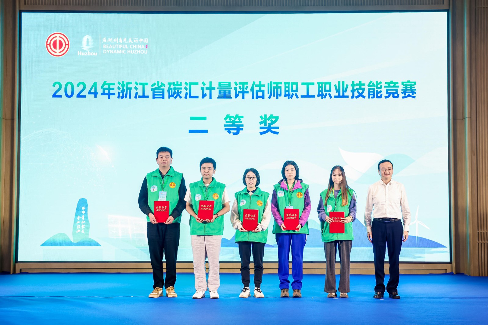 YAO_8130.jpg YAO_8130.jpg